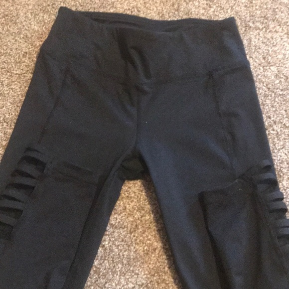Mono B Cropped yoga pants - Picture 3 of 6